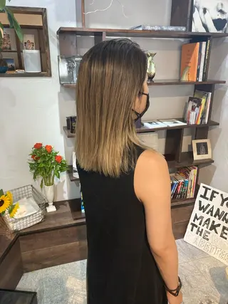 セミロング 金田 夏野のヘアスタイル