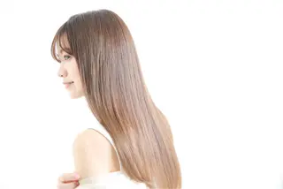 ロング 韓国レイヤーカット/ ダブルカラーのヘアスタイル