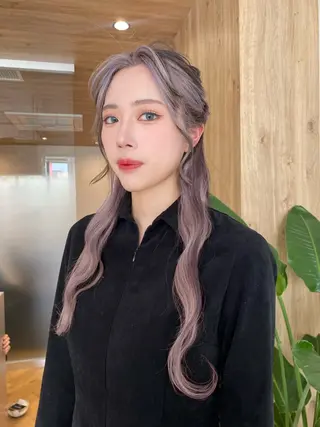 ロング 都筑 莉佳子のヘアスタイル