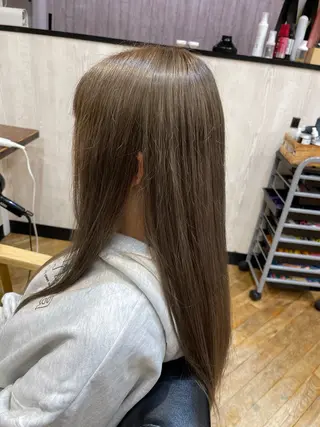 ロング カラー 佐藤 海璃のヘアスタイル