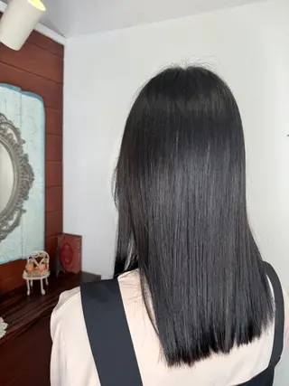 ロング カラー 大塚 しおりのヘアスタイル