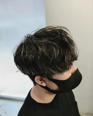 カラー メンズ 隈元 光のヘアスタイル