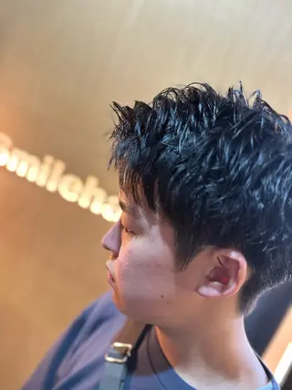 ショート フェードとパーマ特化 小池 魔裟斗のヘアスタイル