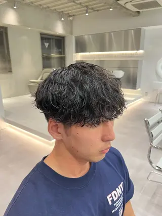 ショート パーマ メンズ ⚡メンズパーマフ ェードカットTomyのヘアスタイル