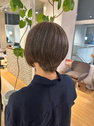ショート 松浦 麻衣のヘアスタイル
