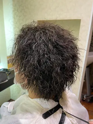 ミディアム 6月以降は渋谷で受付 ツダケイタロウのヘアスタイル