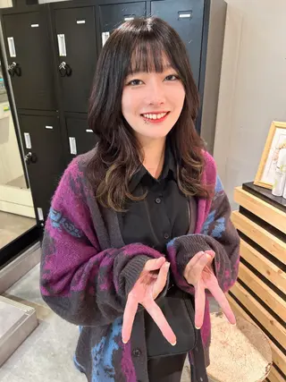 ミディアム カラー ウルフカット レイヤーカット上柿のヘアスタイル