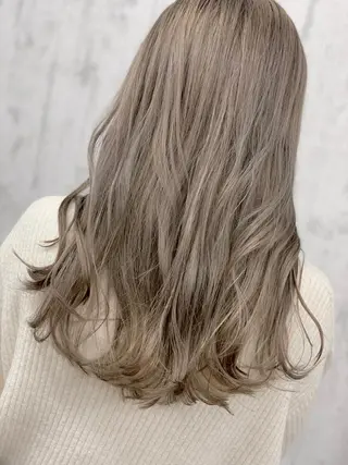 セミロング ブリーチ毛に縮毛矯正 ✨カラー✨山田 正幸のヘアスタイル