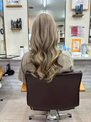 セミロング 艶カラー🫧/シール エクステRYOKAのヘアスタイル