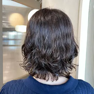 ショート カラー パーマ 黒坂 唯奈 /パーマとボブ特化のヘアスタイル
