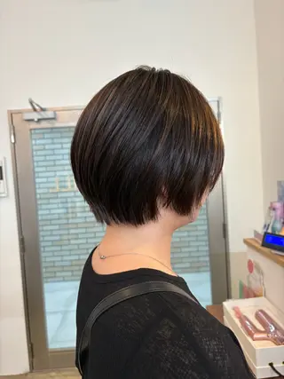 ショート カラー 比嘉 蓮のヘアスタイル
