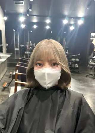 ミディアム カラー amy .のヘアスタイル