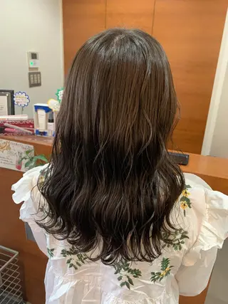 セミロング カラー 蓮見  友里のヘアスタイル