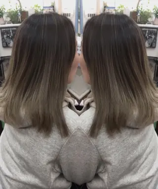 ミディアム カラー ヘアアレンジ 三輪 太一のヘアスタイル