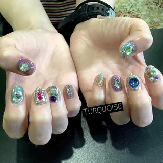 ネイル 個性派ネイルサロン 💅🏼ターコイズのネイルデザイン