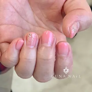 ネイル アトリエ　ミモザ所属・いまむら あかりのネイルデザイン