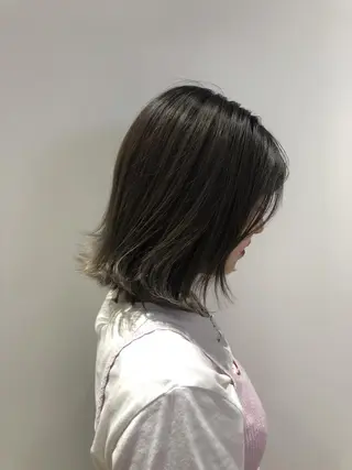 ミディアム 顔周りの垢抜けヘア 立山愛梨のヘアスタイル