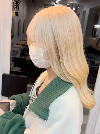 ロング ブリーチカラー🌈 嘉名 真樹のヘアスタイル