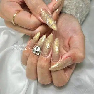 ネイル BONHEUR Annaのネイルデザイン