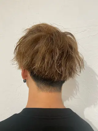 カラー メンズ 腰越 麻奈のヘアスタイル