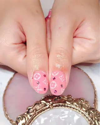 ネイル CROWN プライベートサロンのネイルデザイン