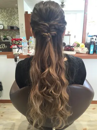 ロング カラー ヘアアレンジ Licola リコラのヘアスタイル