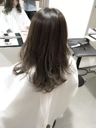 セミロング ロング カラー 吉本 yoshimotoのヘアスタイル