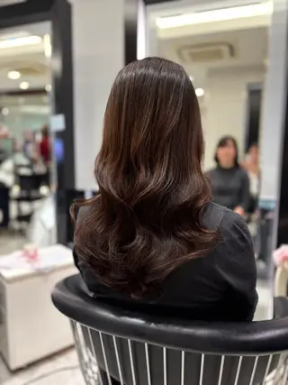 セミロング パーマ 韓国っぽ透け感カラー マンツーマン🫧なおのヘアスタイル