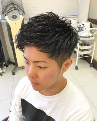 ショート メンズ 🟦メンズパーマ🟦 横浜駅｜小上馬淳司のヘアスタイル