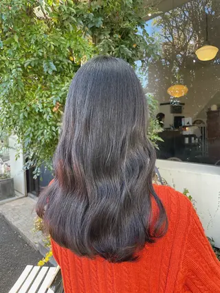 ロング 三國 栞音のヘアスタイル