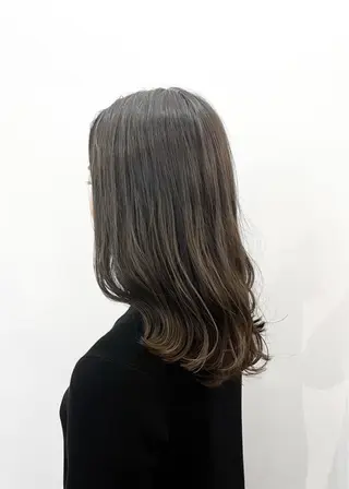 セミロング カラー LadyBeetle 山本泰史のヘアスタイル