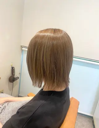 ショート 酸性ストレート/ブリ ーチなしWカラー河本のヘアスタイル