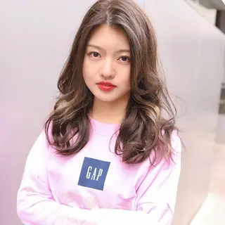 セミロング カラー パーマ ヘアアレンジ トレンドヘア🩶 艶髪🩶yoshiのヘアスタイル