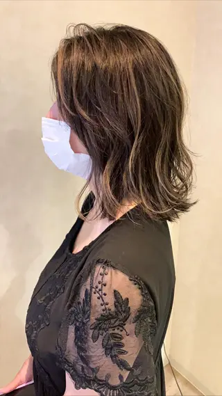 ミディアム Lit.豊橋 夏目のヘアスタイル