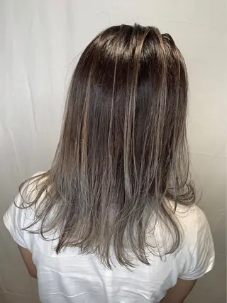 ミディアム カラー 店長 濱口 花菜 美髪整形のヘアスタイル