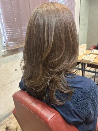 ロング ERIKO Tのヘアスタイル