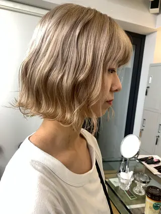 ショート カラー leben serikaのヘアスタイル