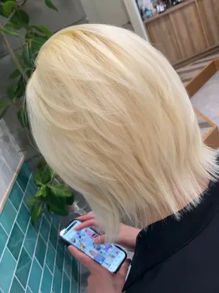 ショート ブリーチ/ストレート ダブルカラーtetoのヘアスタイル