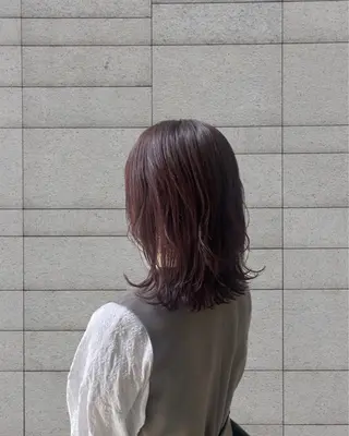 ミディアム カラー ayano / 透明感・くすみカラーのヘアスタイル