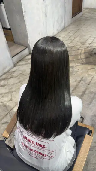 ロング 山本 彩美香のヘアスタイル