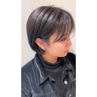 ショート カラー アラキ レイナのヘアスタイル
