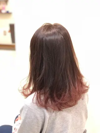 ロング カラー 中川 茜里のヘアスタイル
