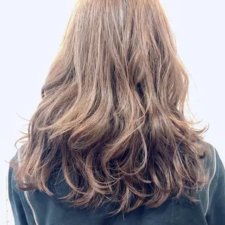 セミロング カラー 伊藤 さやかのヘアスタイル