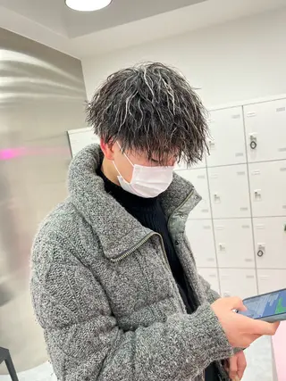 ミディアム カラー パーマ メンズ メンズパーマ特化 TAIGAのヘアスタイル