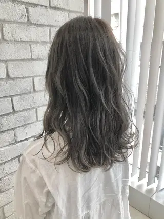 セミロング 🌈外国風ハイライト こうたろうのヘアスタイル
