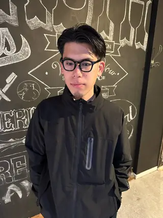 ショート メンズ 俵 知広のヘアスタイル