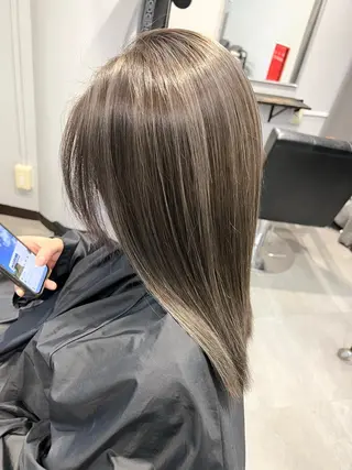 セミロング KYOKO 【Bear】のヘアスタイル