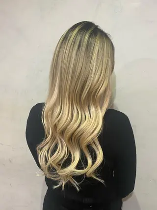 ミディアム fand AKANE のヘアスタイル