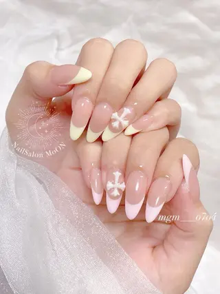 MoON...❤︎ MeGuのネイルデザイン