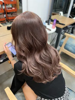 セミロング カラー ヘアアレンジ hazuki🐈⬛ 透明感カラーのヘアスタイル